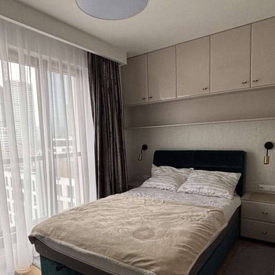 Alquiler de un elegante apartamento amueblado de 2 habitaciones, 45 m², Wola, Varsovia, Polonia